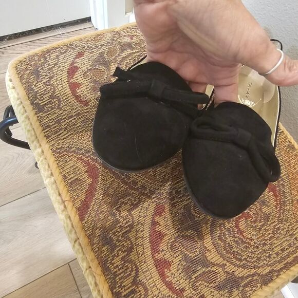 NWT Tahari Black Harlow Bow Flats Size 9 - Picture 6 of 11